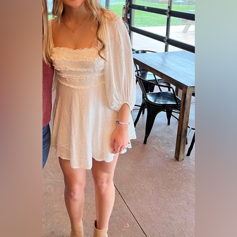 Selfie Leslie white dress